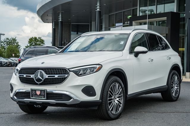 Used 2024 Polar White Mercedes-Benz GLC 300 image 3