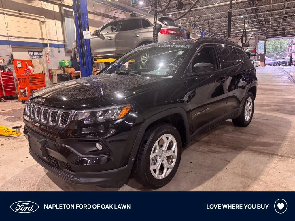 Used 2024 Diamond Black Jeep Latitude image 1