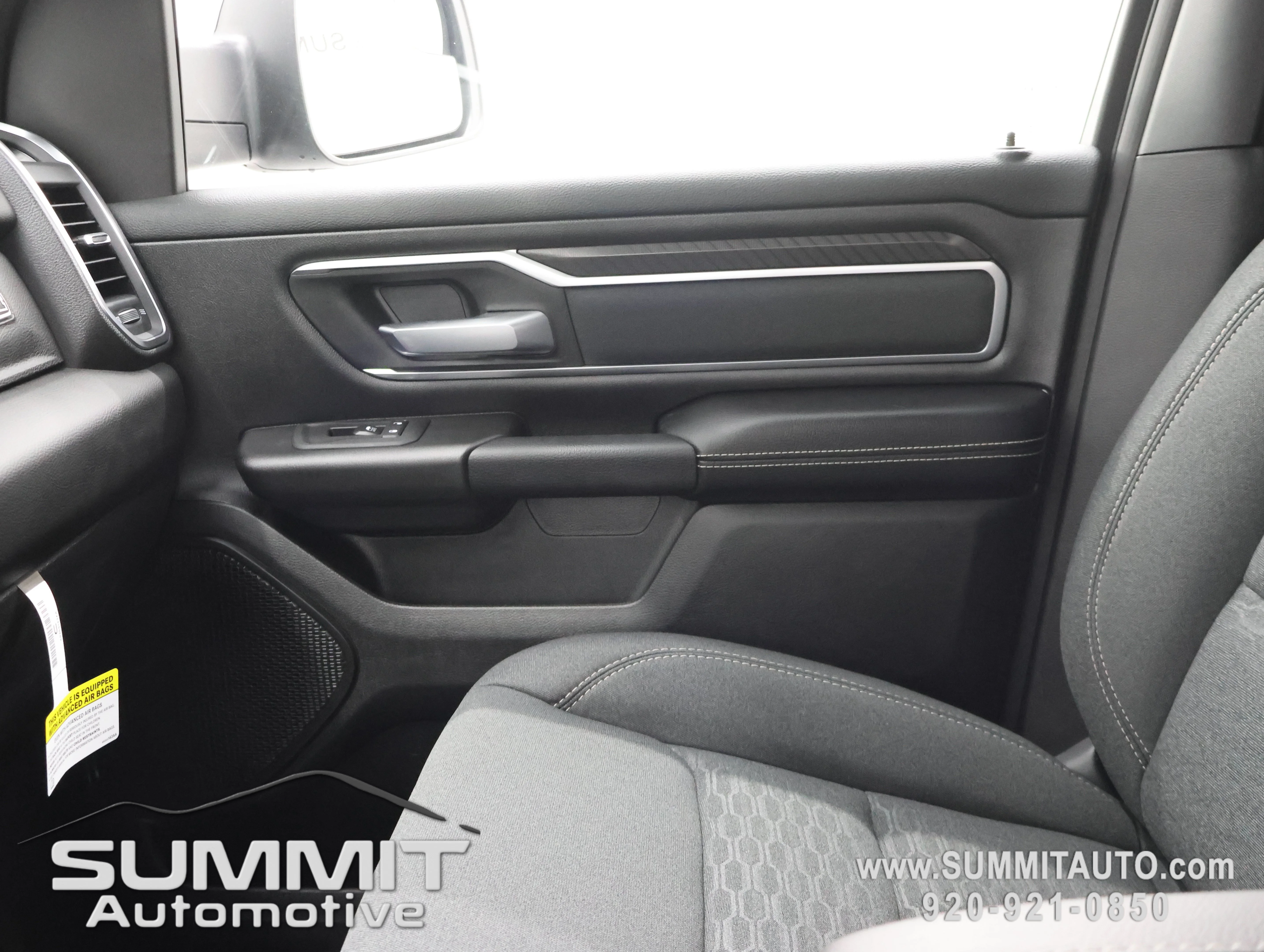 New 2026 Diamond Black Crystal Pearl-Coat Exterior Paint RAM Big Horn/Lone Star image 13