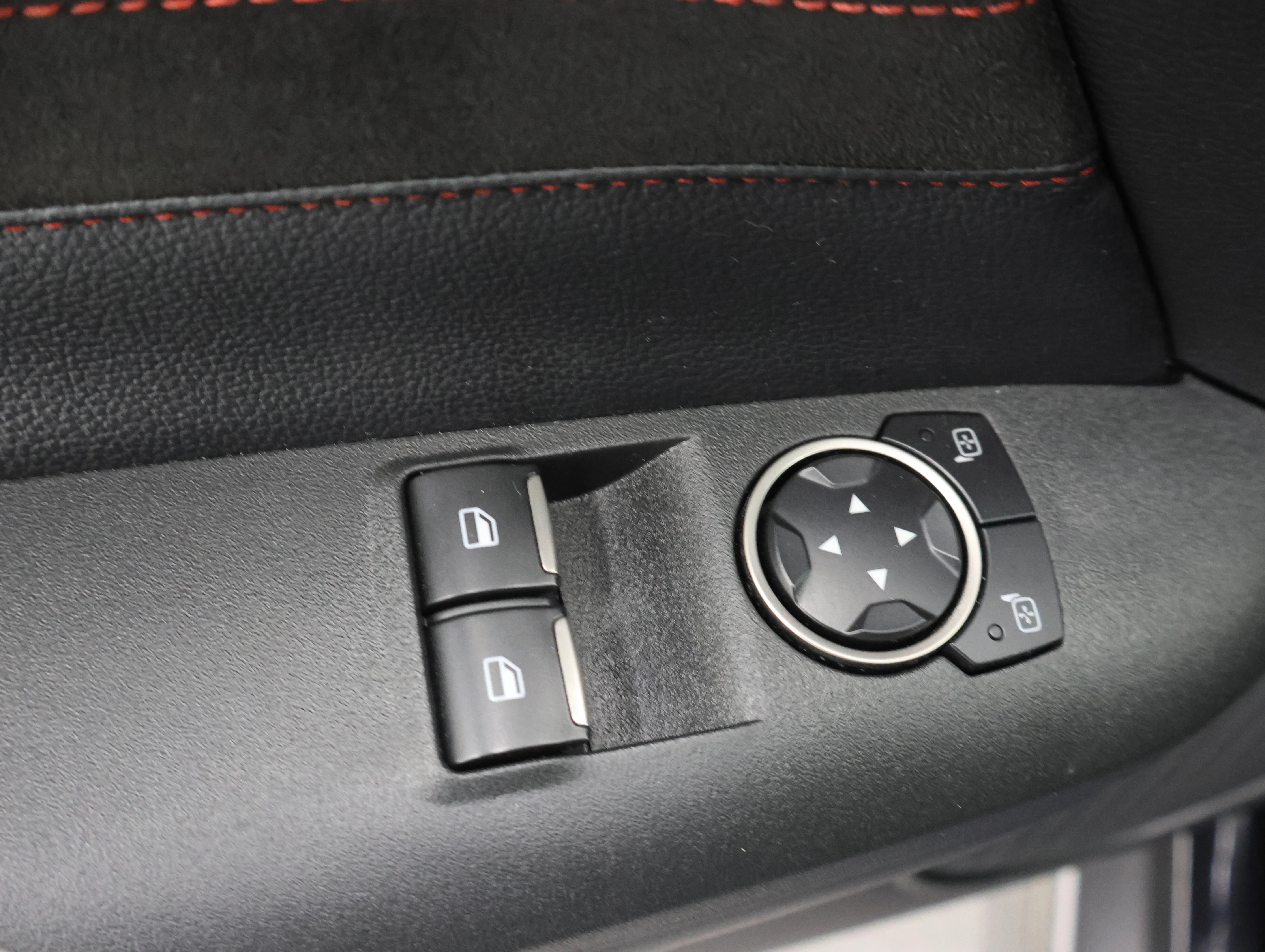 Used 2016 Shadow Black Ford Shelby GT350 image 43