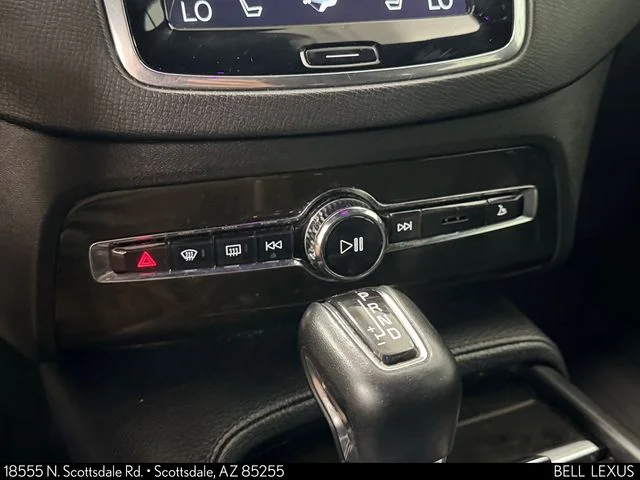 Used 2018 Gray Volvo T6 Momentum image 27