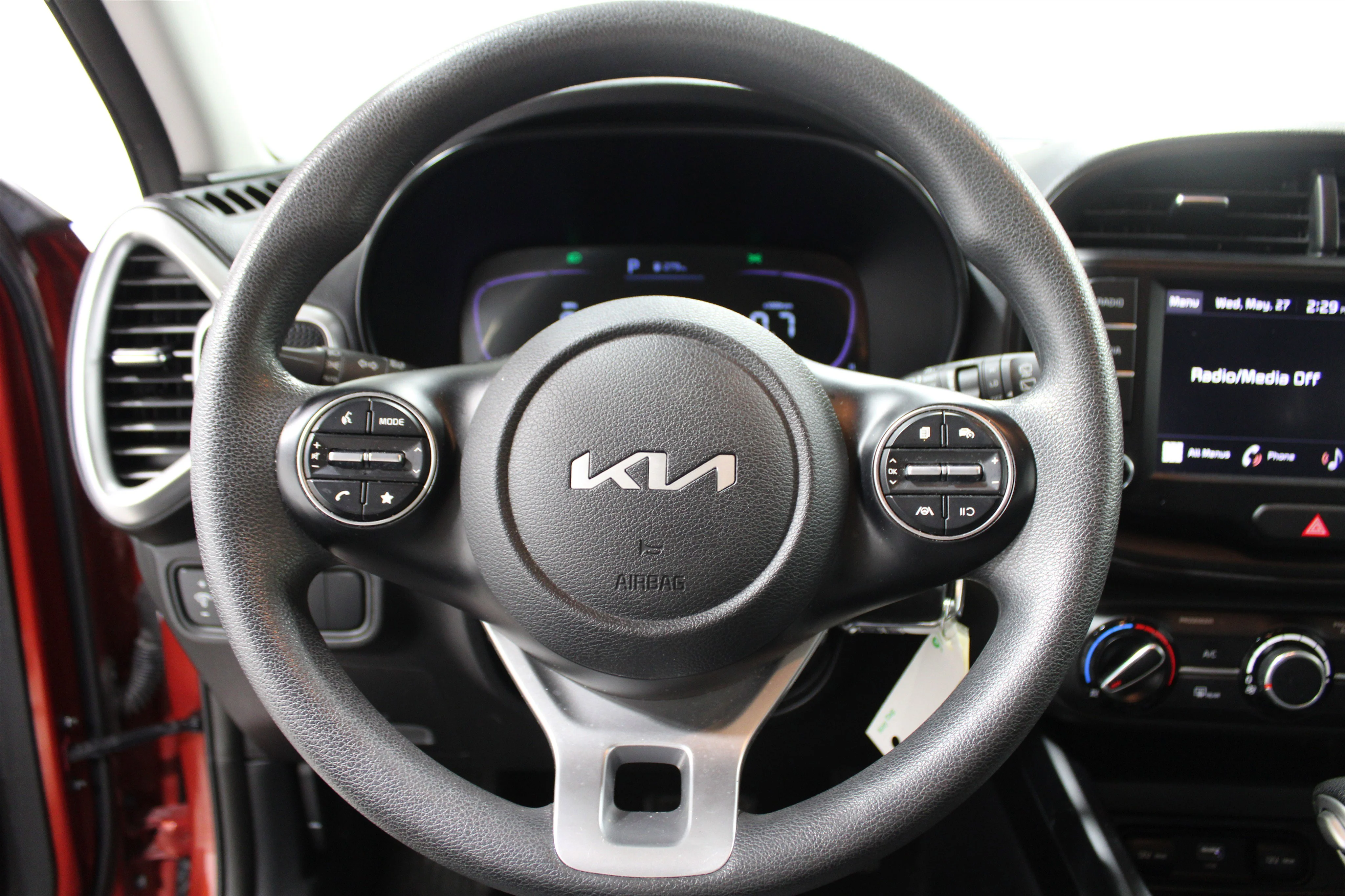 2024 Kia Soul LX - Photo 9