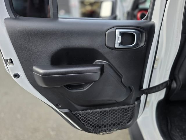 Used 2021 White Jeep Unlimited Rubicon image 19
