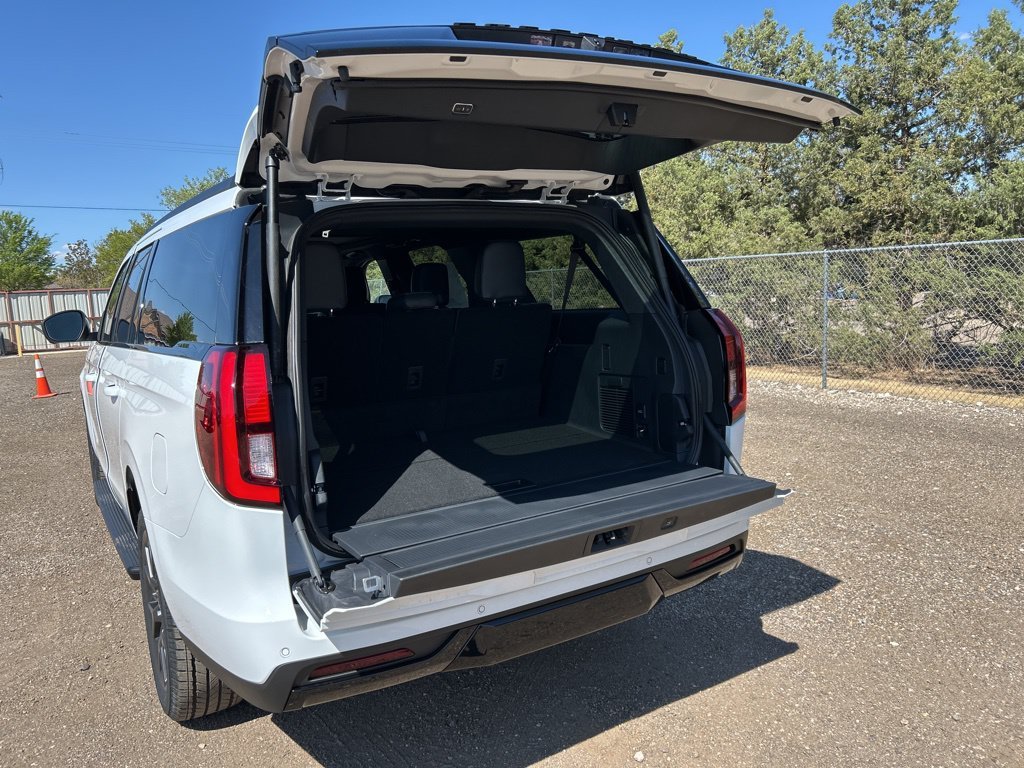 New 2026 Oxford White Ford Platinum image 42