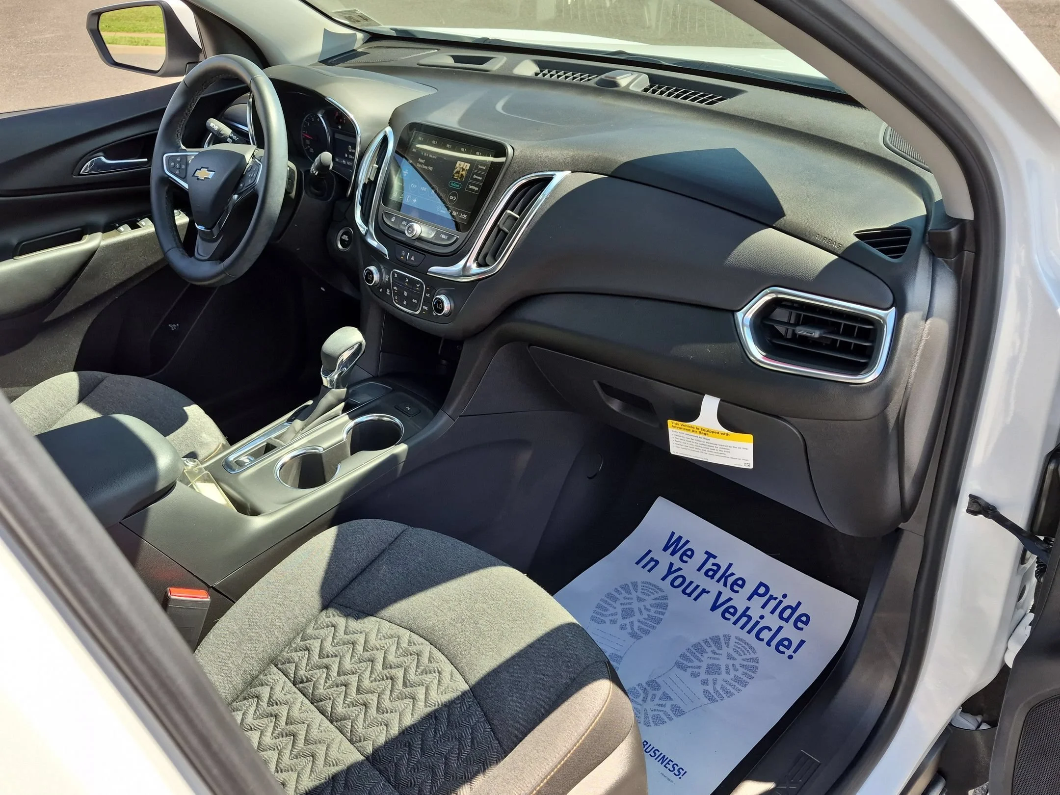 Used 2024 Summit White Chevrolet LT image 26