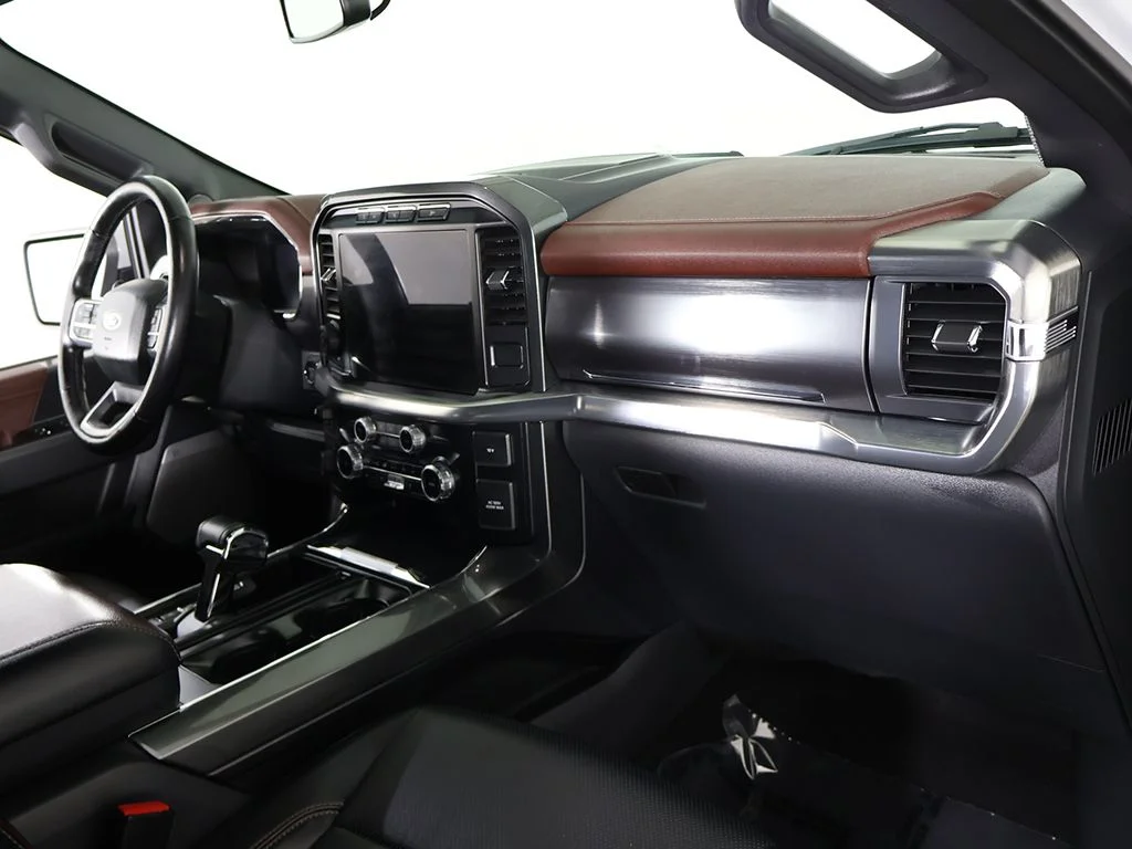 Used 2023 Avalanche Gray Ford Lariat image 34