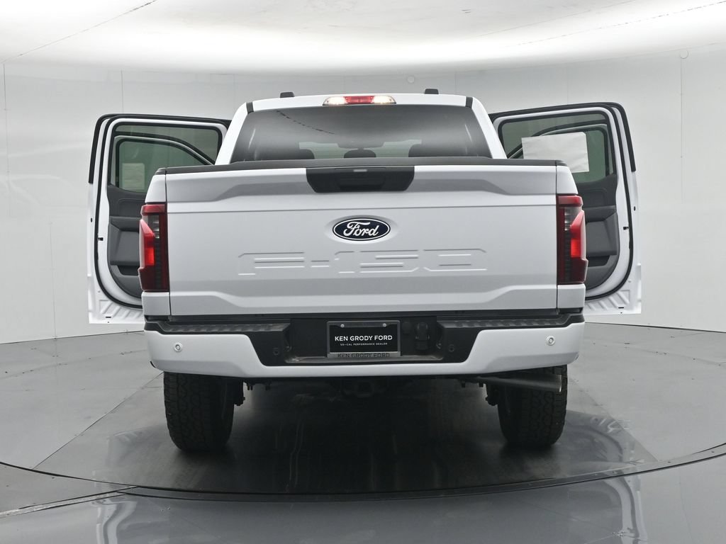 New 2026 Oxford White Ford XLT image 32