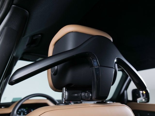 New 2026 Woolstone Green Land Rover X-Dynamic SE image 24