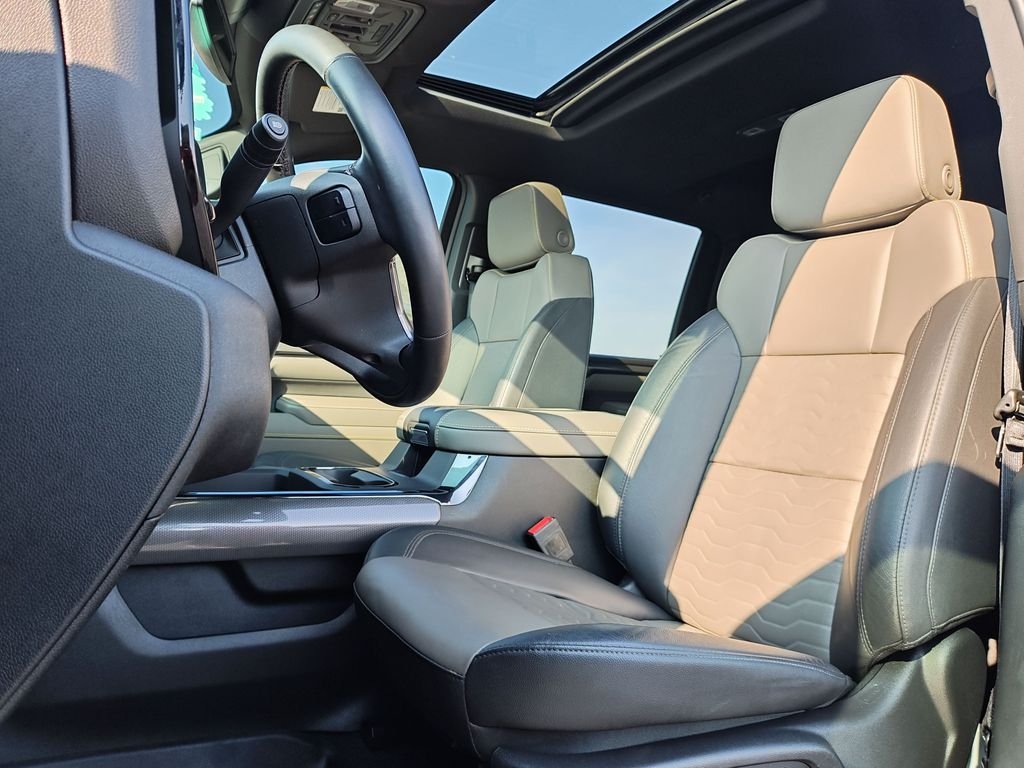 Used 2025 Black Chevrolet ZR2 image 13