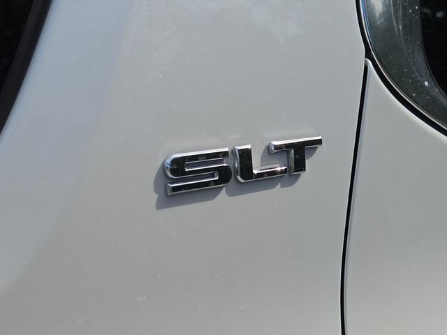 Used 2017 WHITE FROST TRICOAT GMC SLT image 5