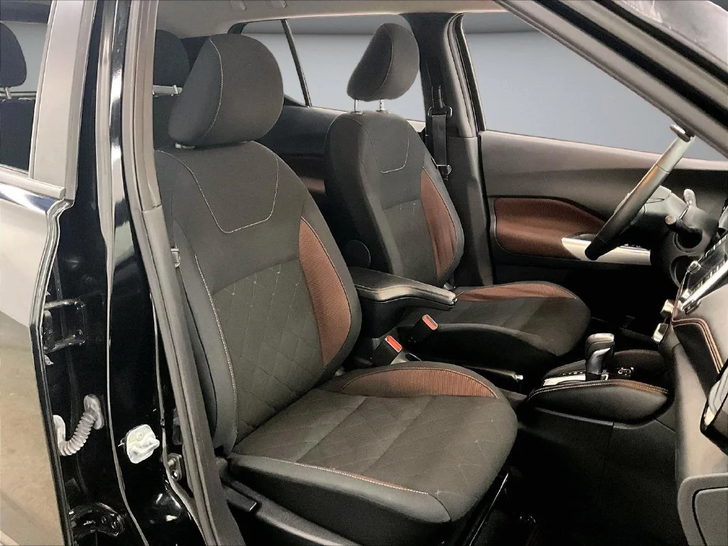 Used 2020 Black Nissan SR image 29