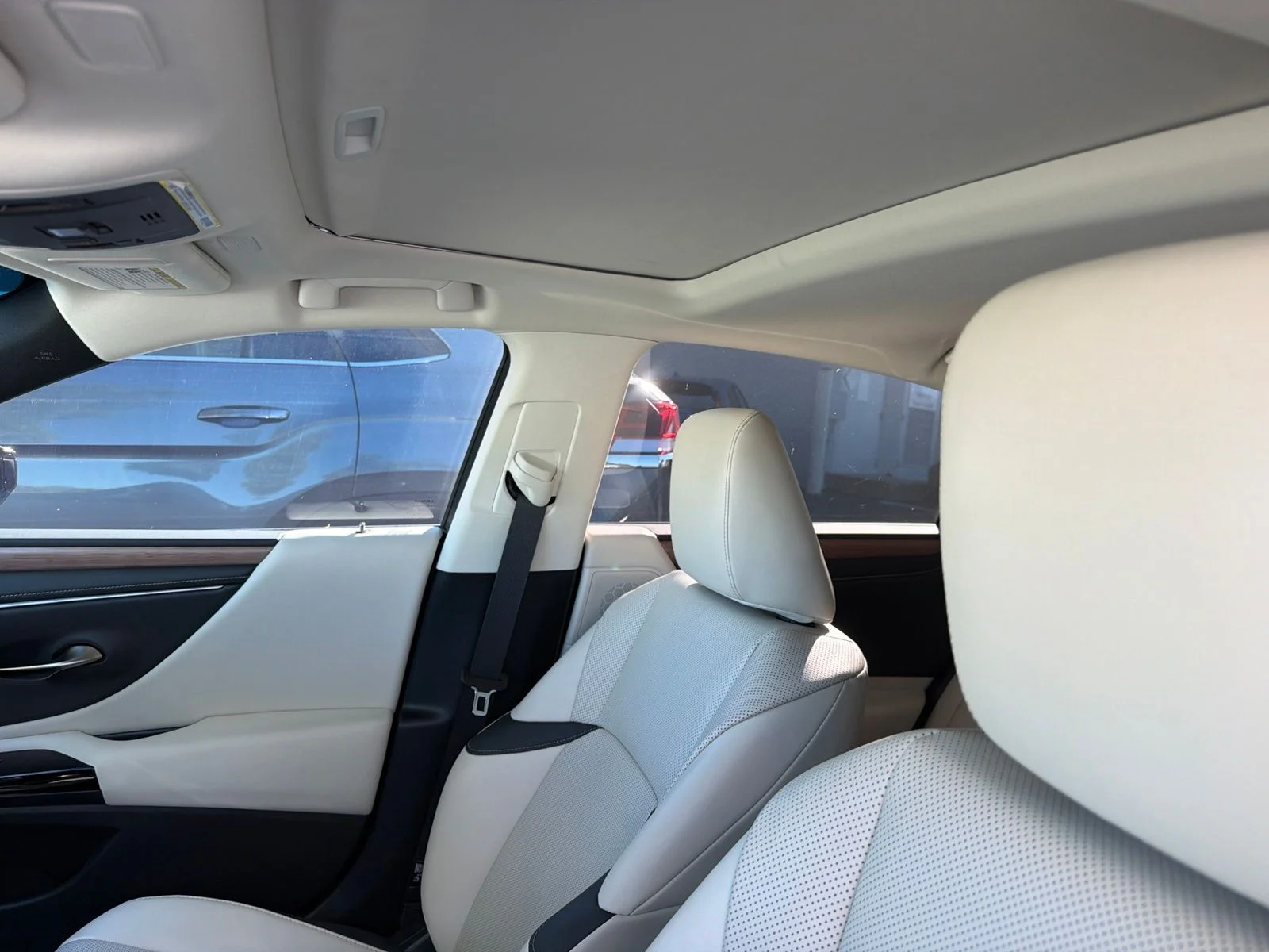 Used 2025 Caviar Lexus 300h image 8