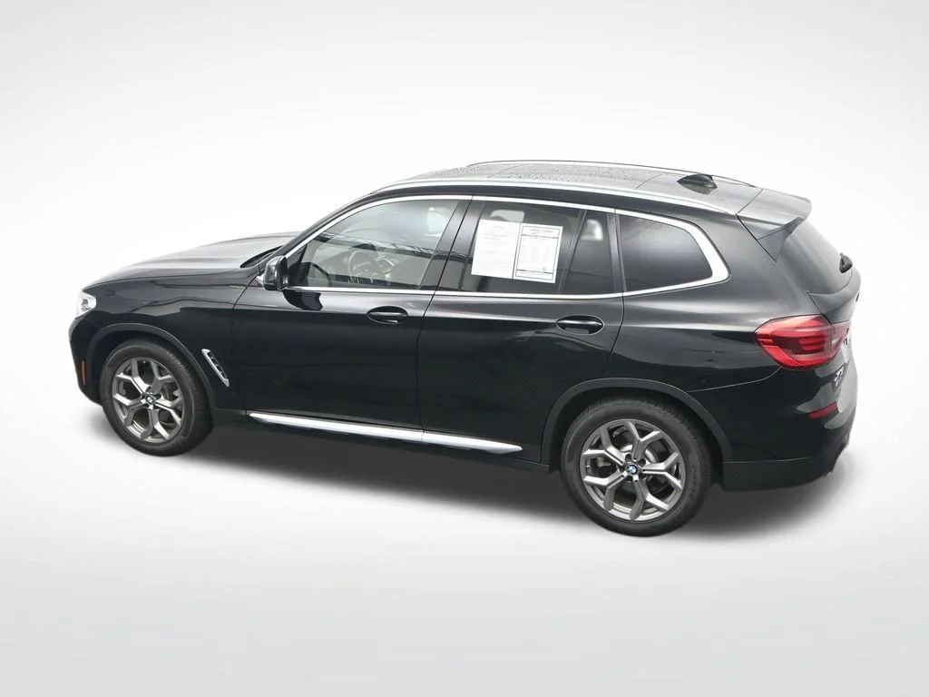Used 2021 Black BMW xDrive30i image 30
