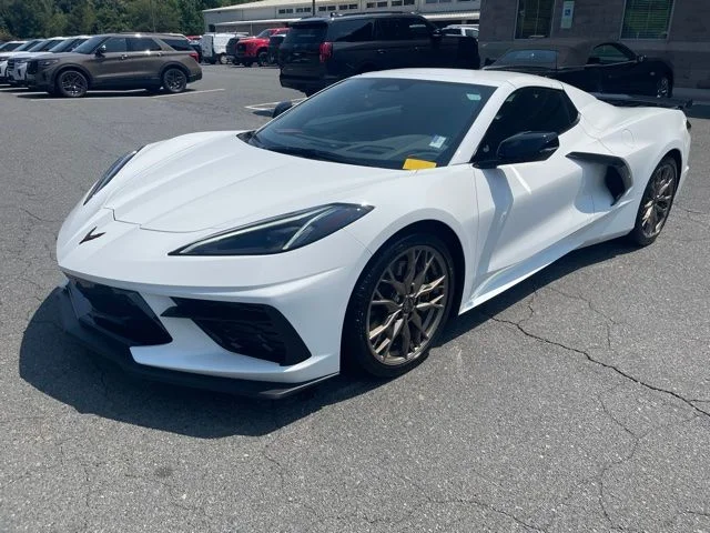 Used 2025 White Chevrolet Stingray image 2