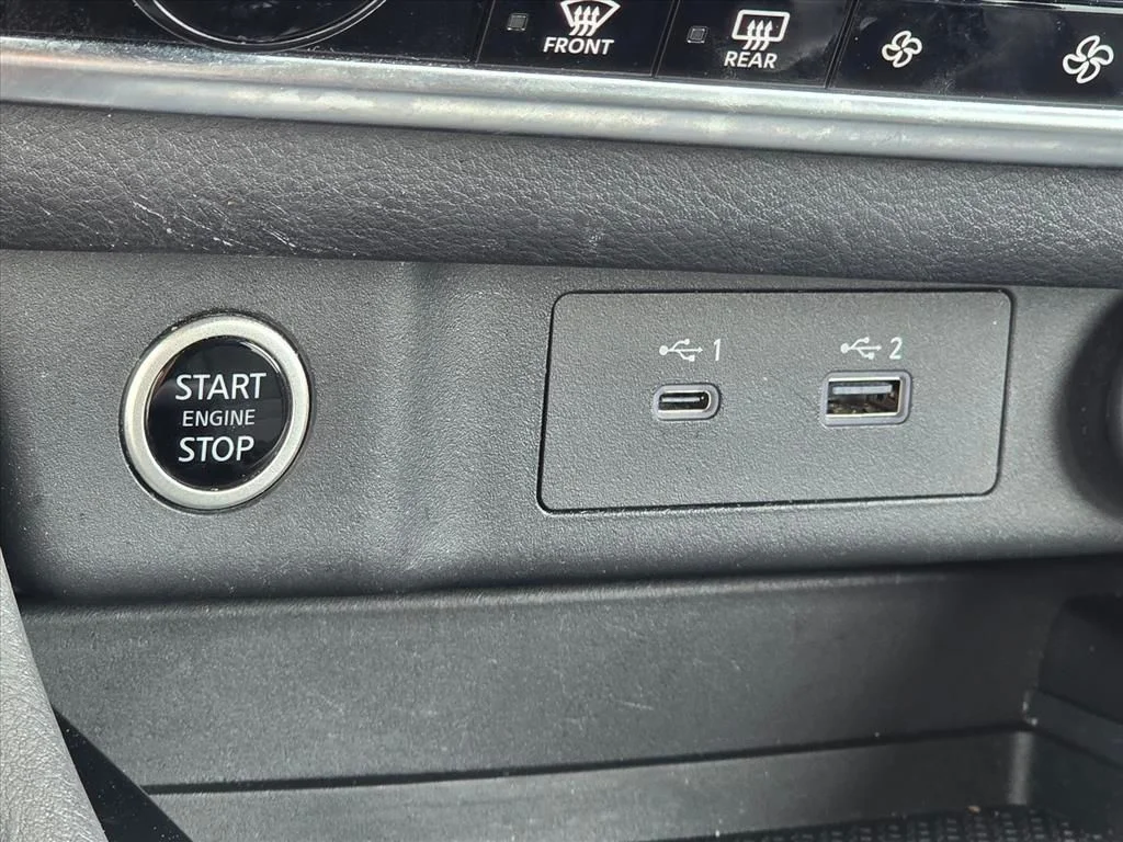 Used 2021 Blue Nissan SV image 17