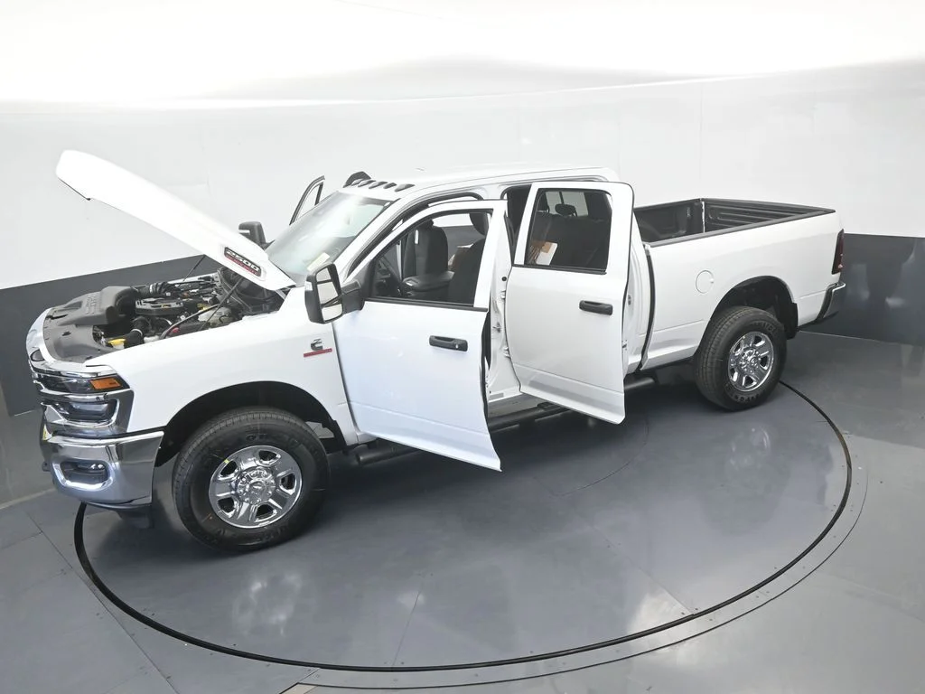 New 2026 Bright White Clear-Coat Exterior Paint RAM Tradesman image 66