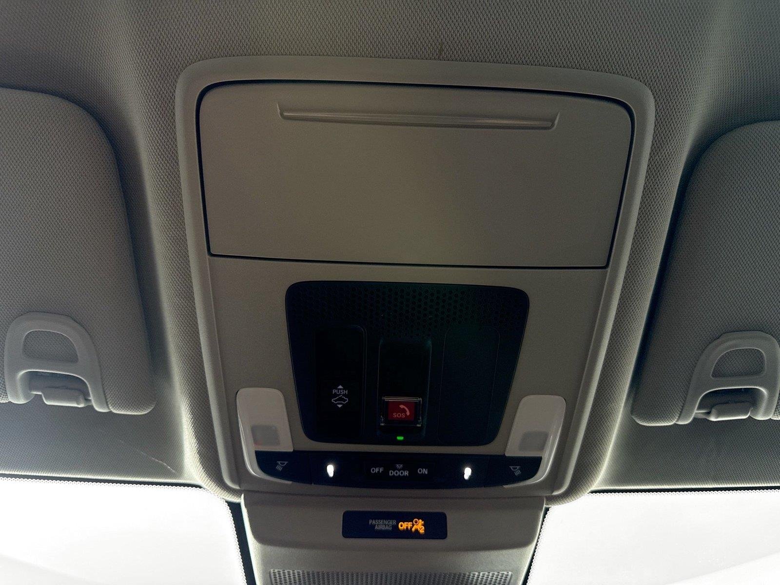 Used 2024 Meteorite Gray Metallic Honda Touring image 20