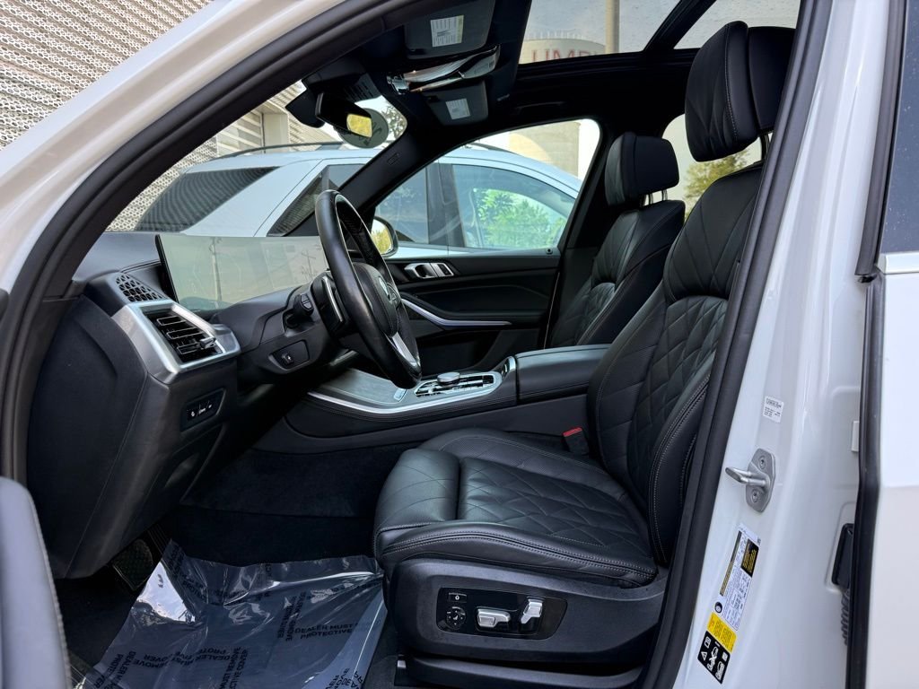 Used 2024 White BMW xDrive40i image 20