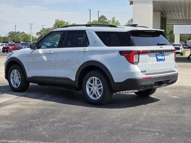 New 2026 Space White Metallic Ford Active image 4