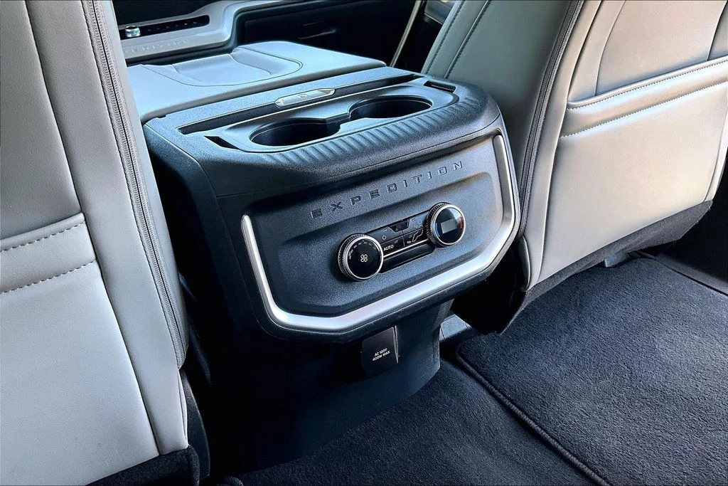 Certified Used 2025 Oxford White Ford Active image 34