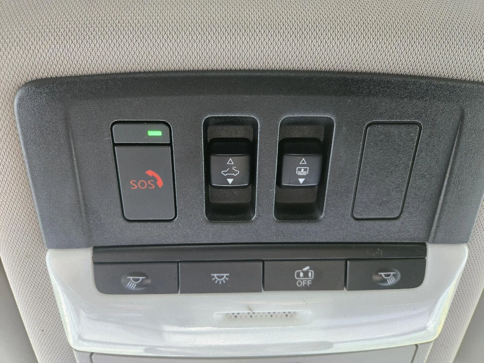 Used 2021 Boulder Gray Pearl Nissan SL image 23