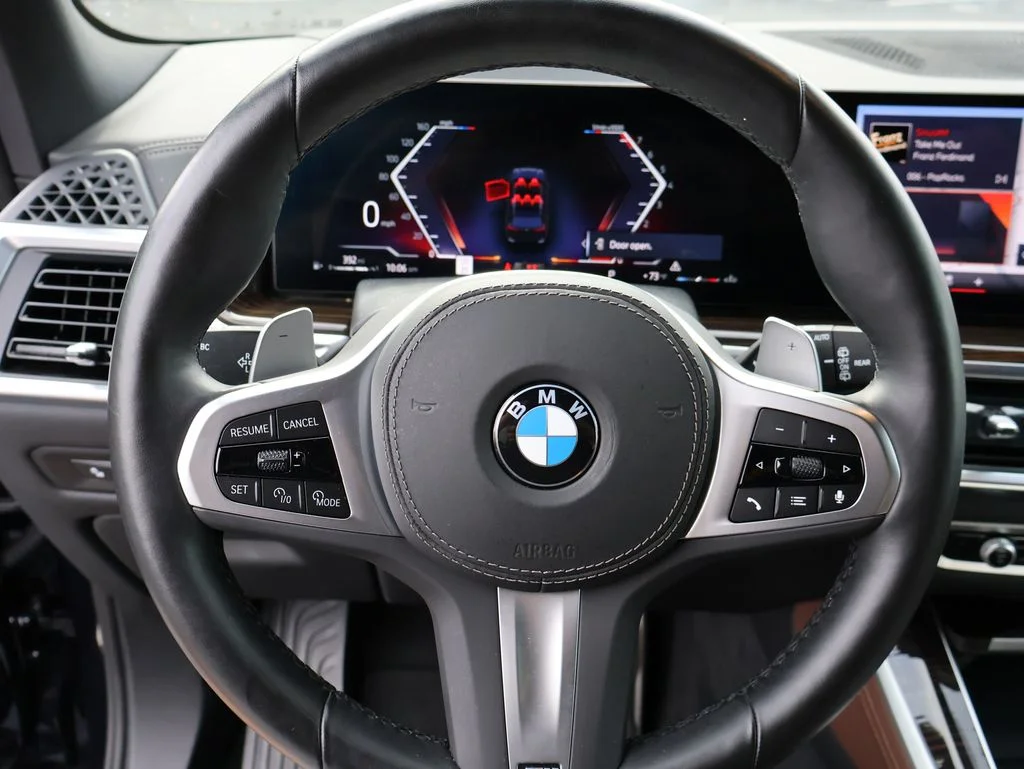 Used 2026 Black BMW xDrive40i image 30