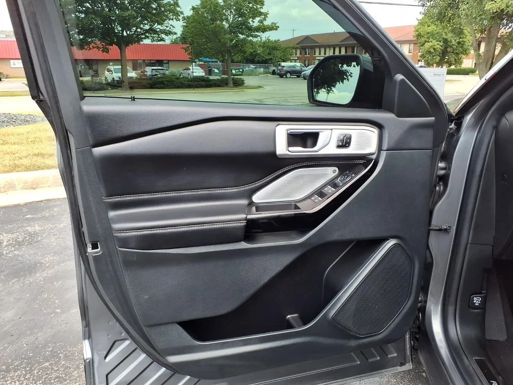 Used 2023 Gray Metallic Ford ST image 10
