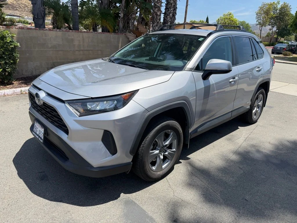 Used 2022 Silver Toyota LE image 5