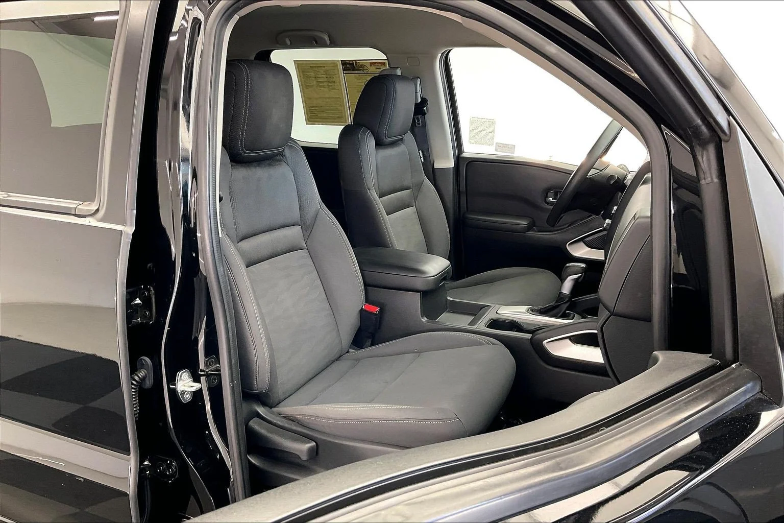 Used 2022 Super Black Nissan SV image 5
