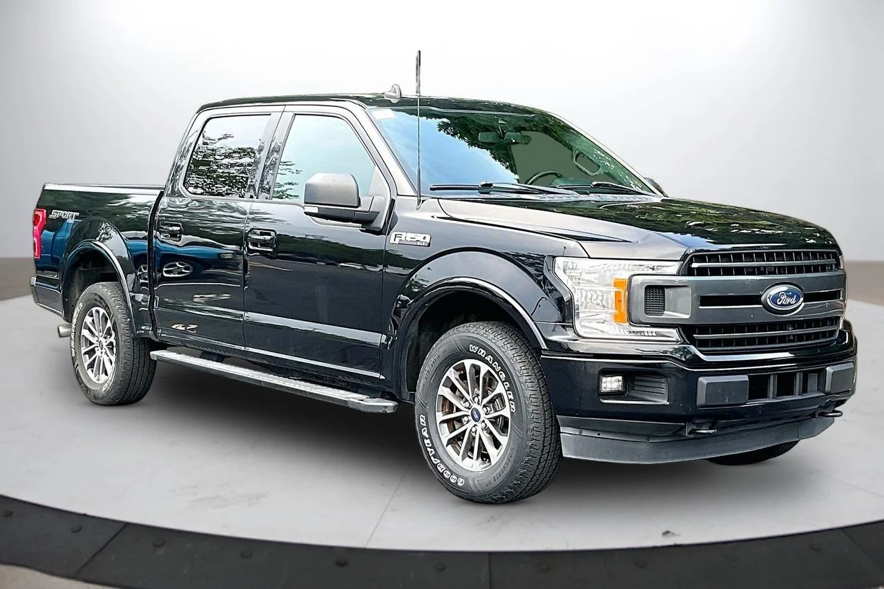 Used 2020 Black Ford XLT image 2