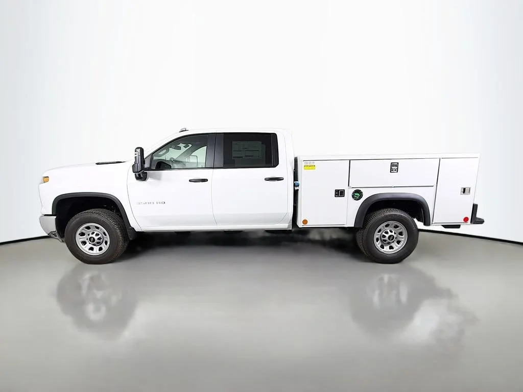 New 2026 Summit White Chevrolet WT image 8