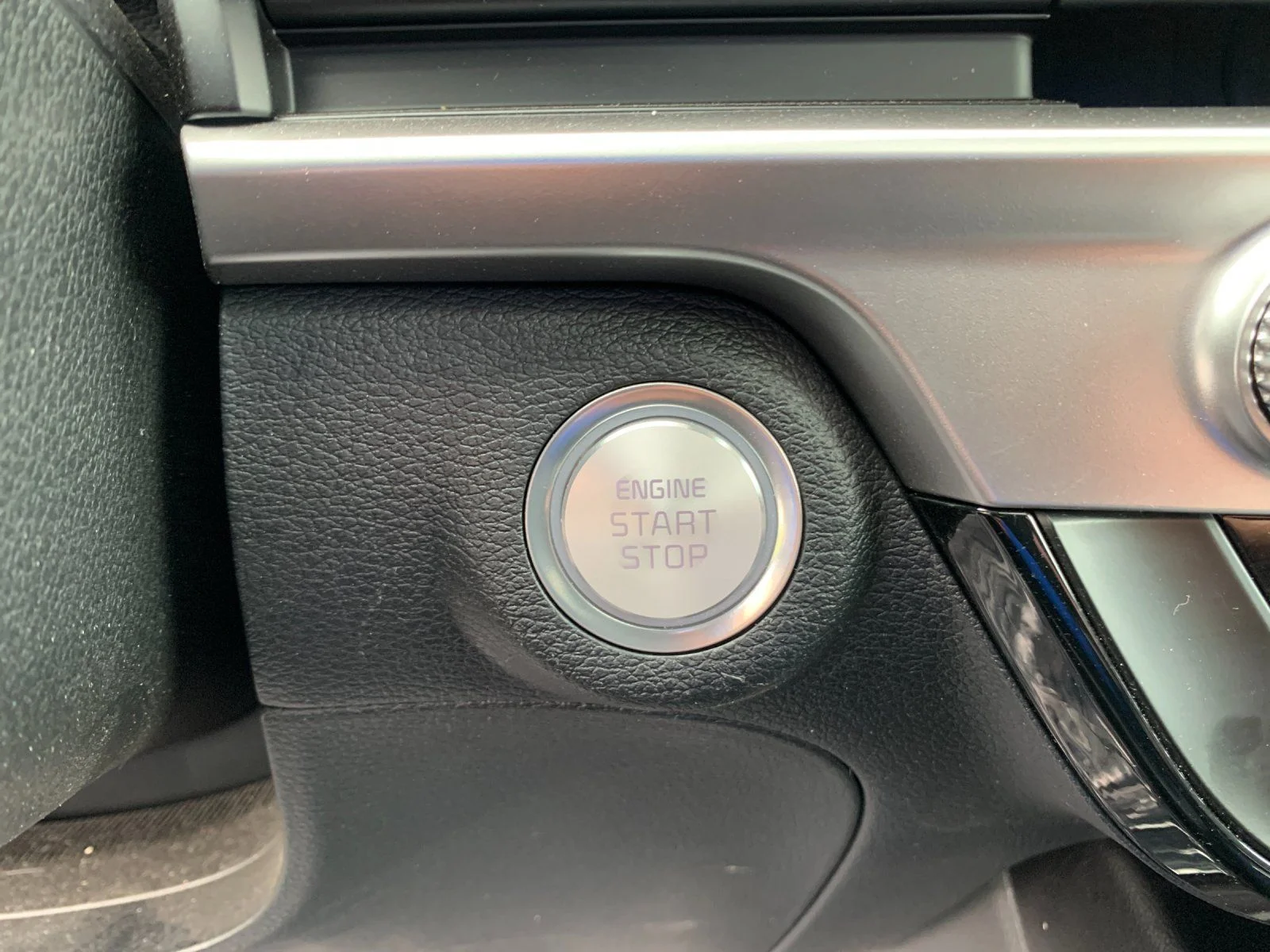 Used 2025 Silver Kia S image 27