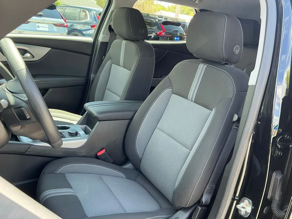 Used 2025 Black Chevrolet LT image 24
