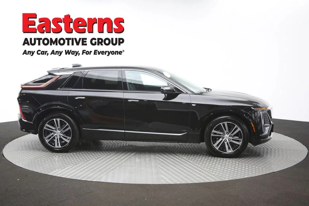 Used 2025 Black Cadillac Luxury image 47