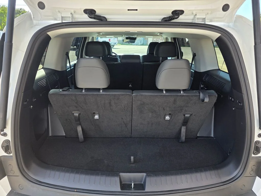 Used 2026 White Hyundai SEL image 6