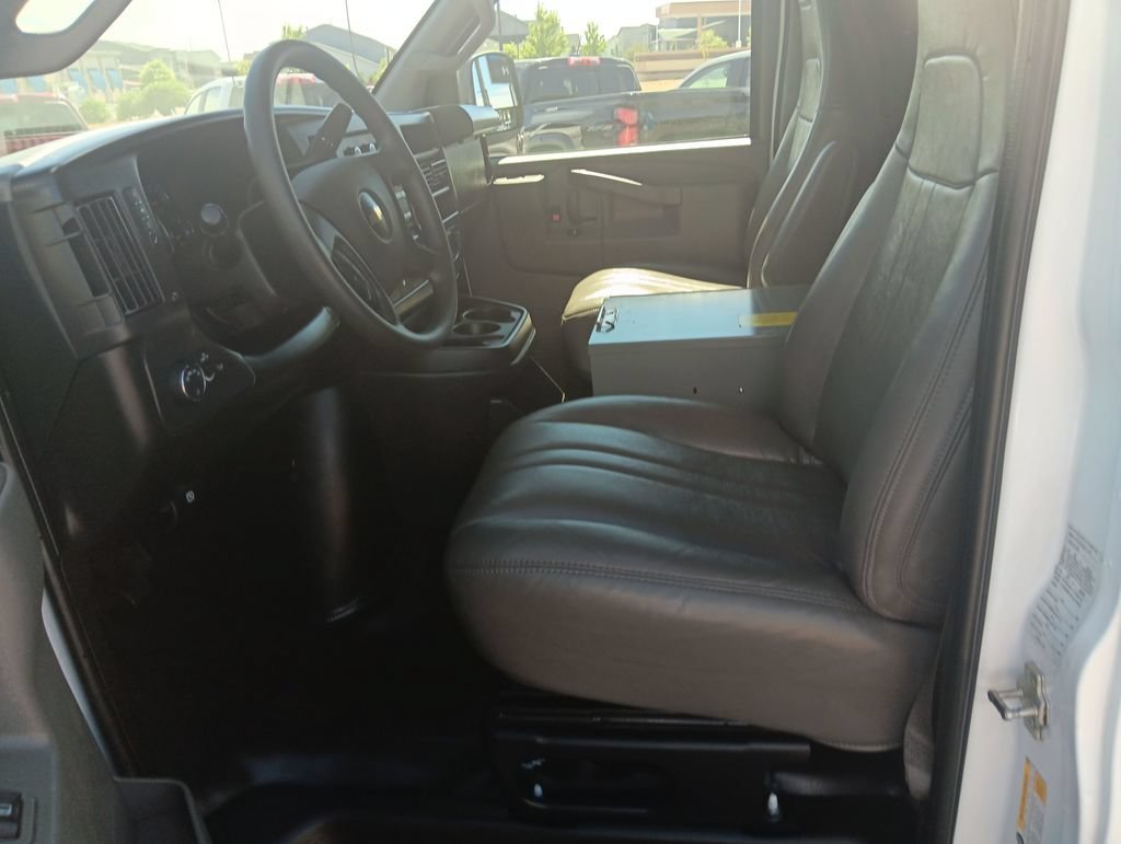 Used 2024 Summit White Chevrolet WT image 9