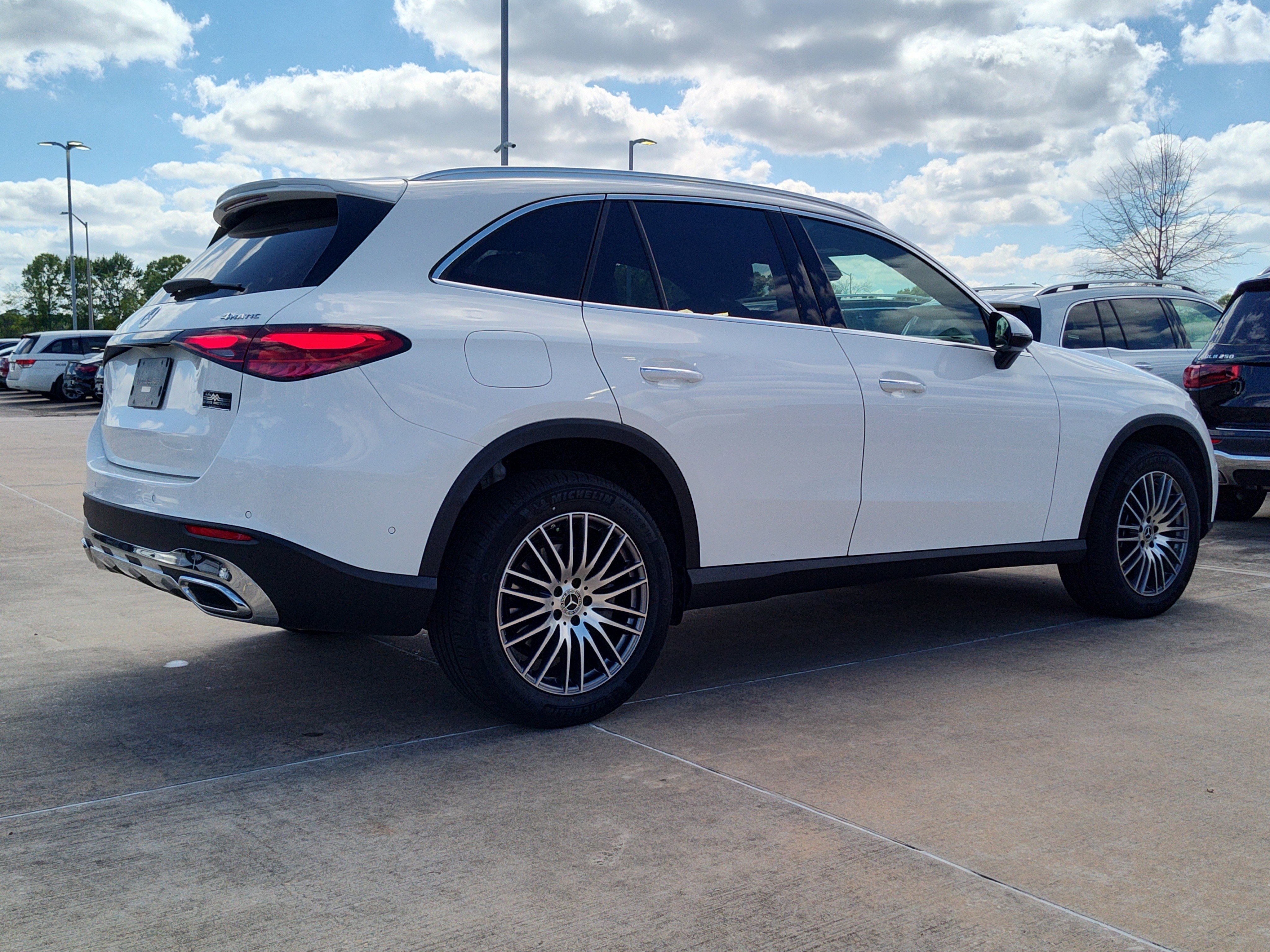 New 2026 Polar White Mercedes-Benz GLC 300 image 19