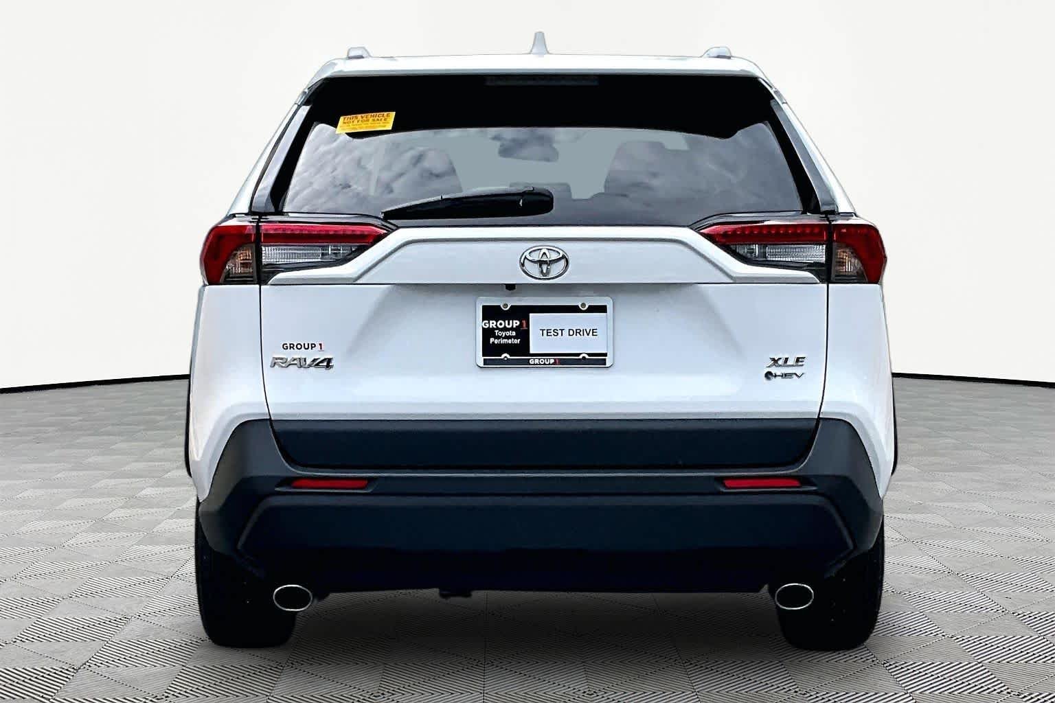 Certified Used 2025 Ice Cap Toyota Hybrid XLE image 5