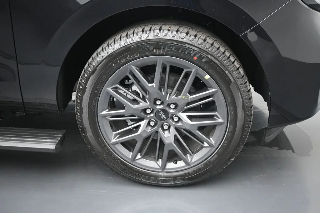 New 2027 Agate Black Metallic Ford Platinum image 26
