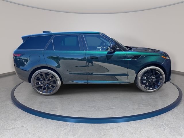 New 2026 British Racing Green Land Rover Dynamic SE image 4