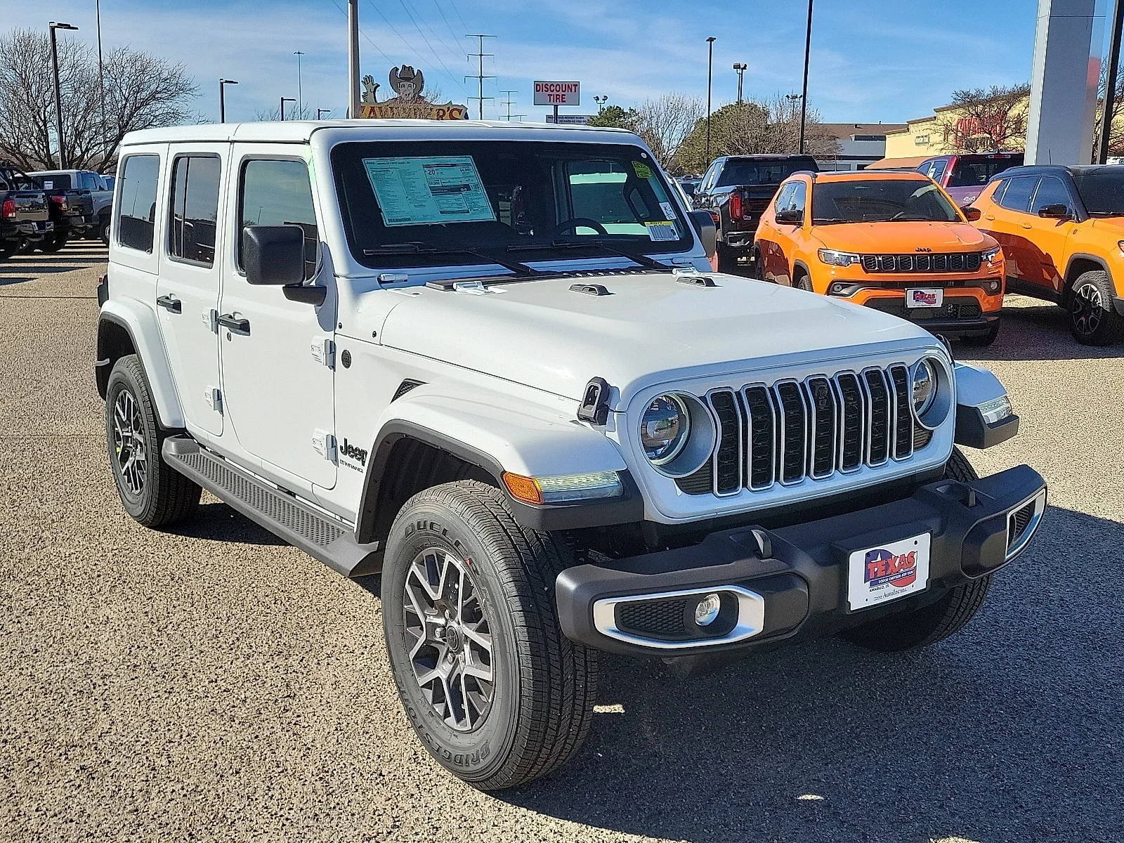 New 2026 PW7 Bright Whit Jeep 4-DOOR SAHARA image 6
