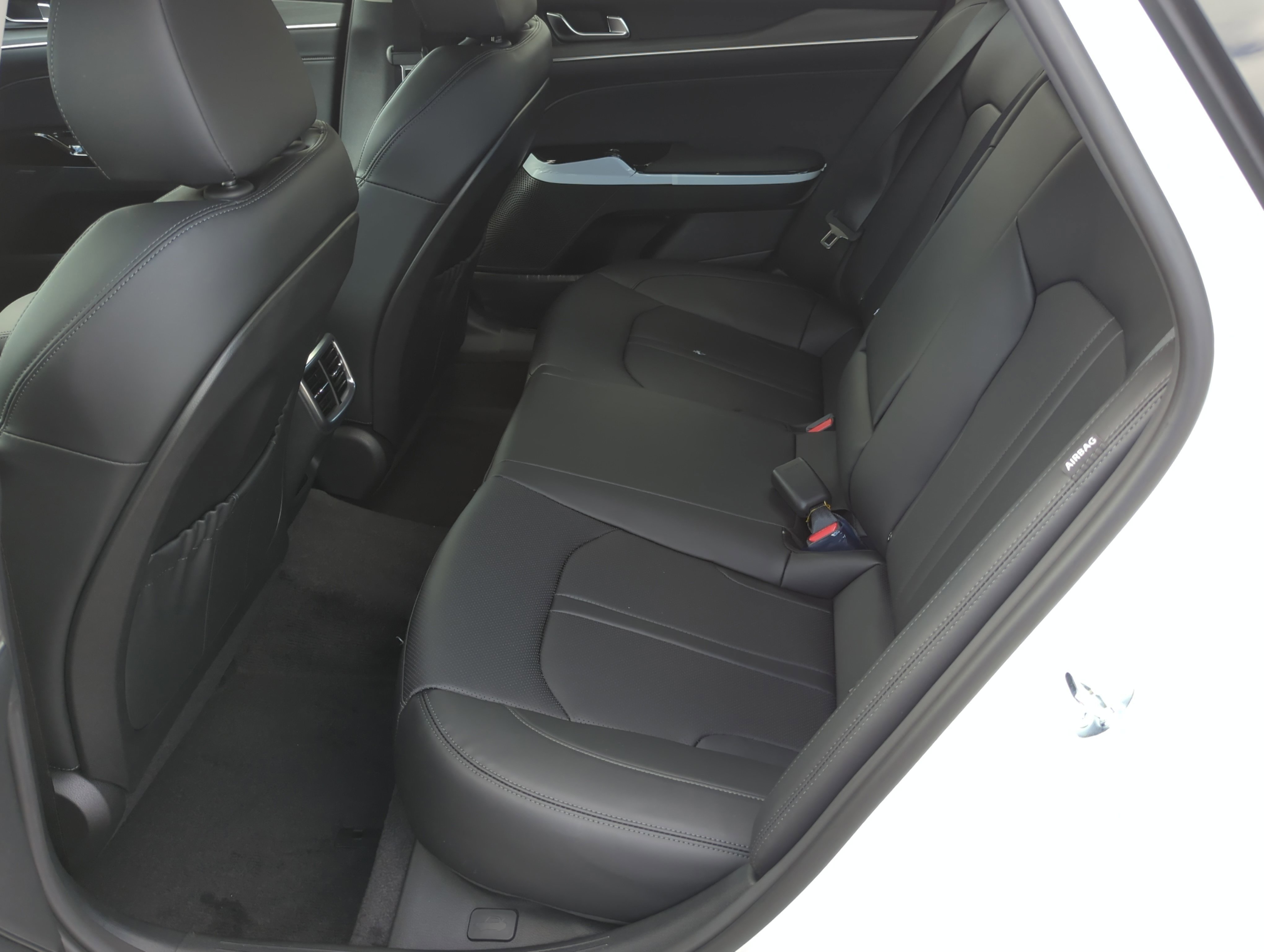 2026 Kia K5 EX - Photo 18