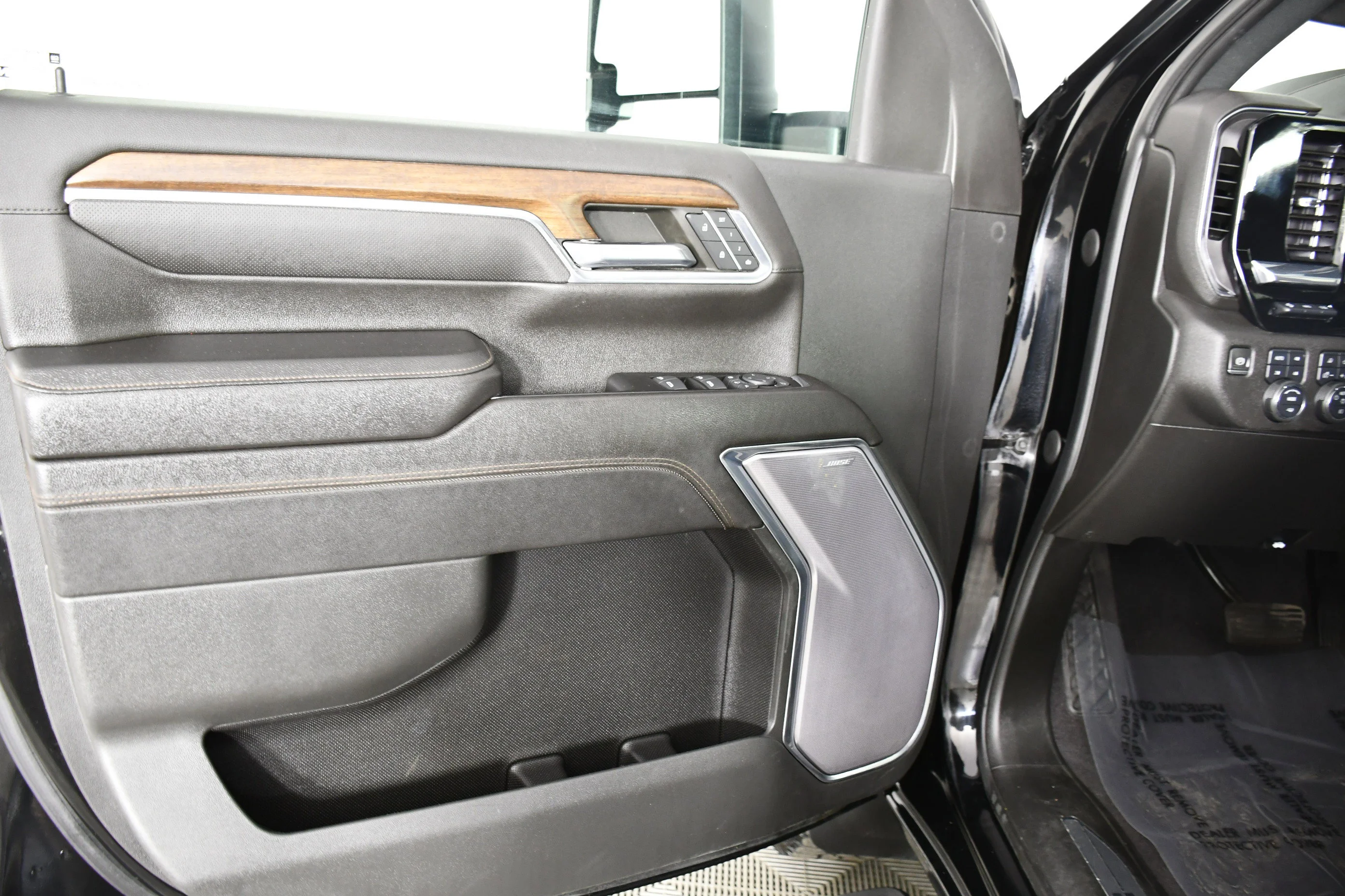 Used 2024 Black Chevrolet High Country image 43