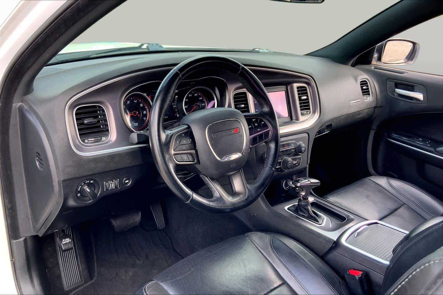 Used 2021 White Knuckle Clearcoat Dodge SXT image 17
