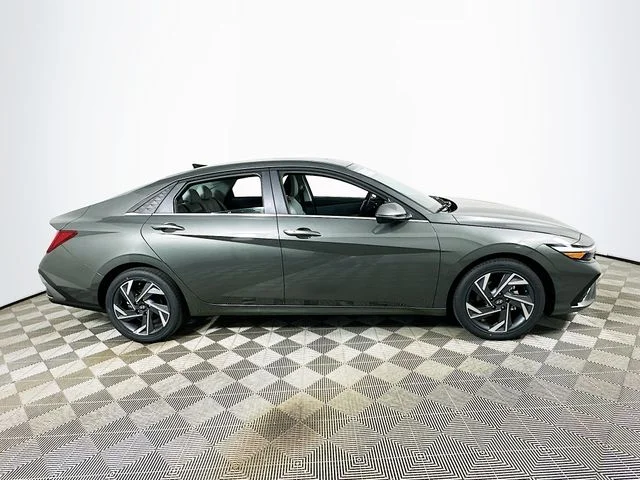 New 2026 Hyundai ELANTRA Limited