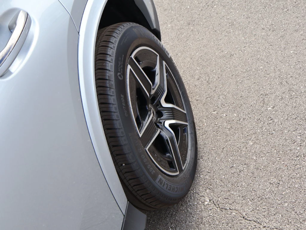 New 2027 Gray Mercedes-Benz GLC 300 image 39