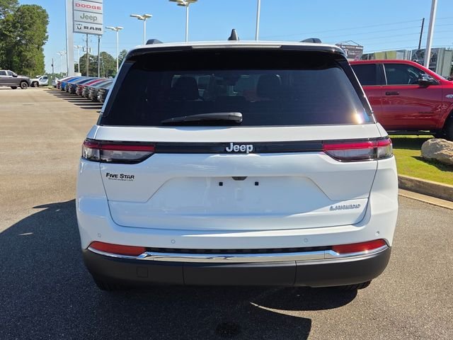 New 2026 Bright White Clear-Coat Exterior Paint Jeep Laredo image 12