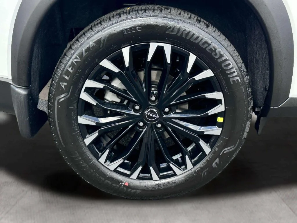 New 2026 Everest White Pearl Tricoat Nissan Dark Armor image 10