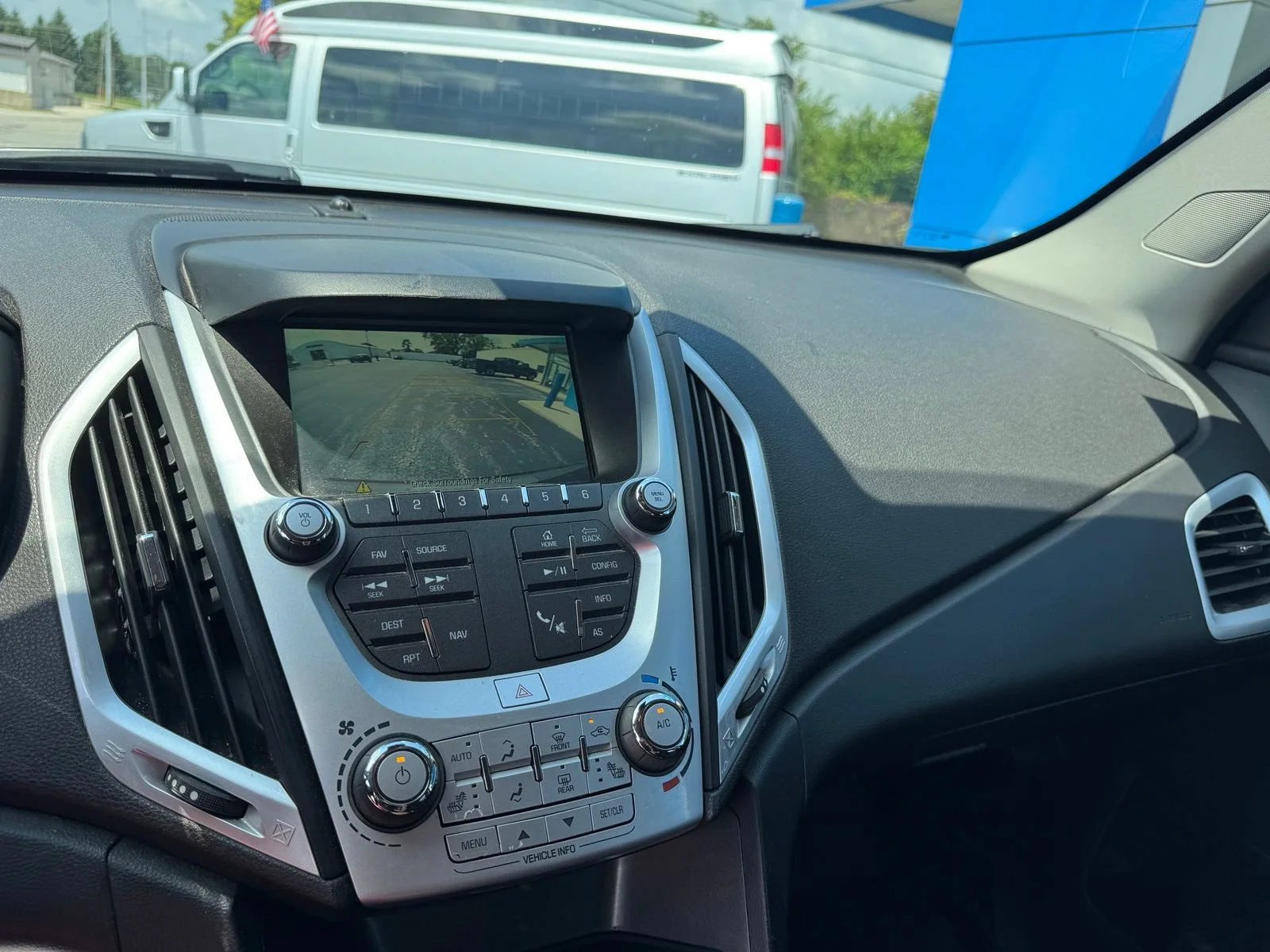 Used 2017 CRIMSON RED TINTCOAT GMC SLE image 13