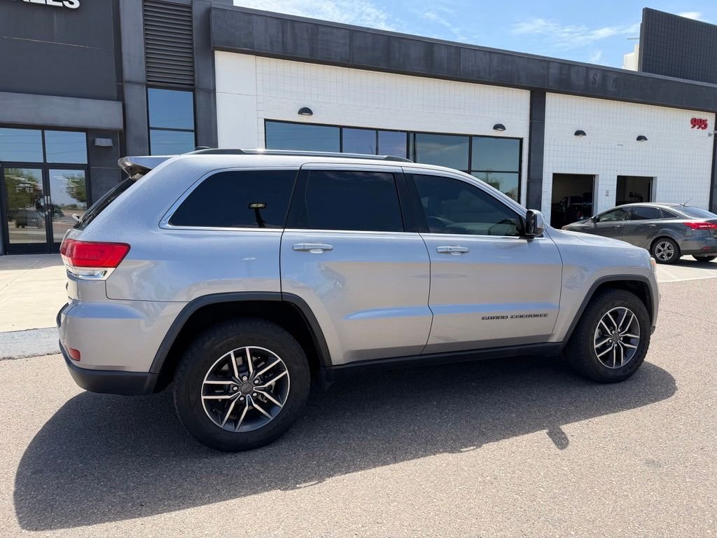 Used 2019 Silver Jeep Laredo E image 4